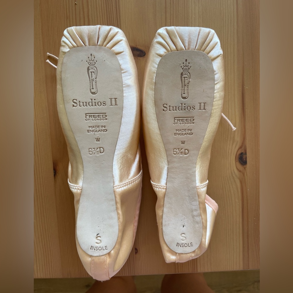 Freed Studio 2 Pointe Shoes 6.5 D